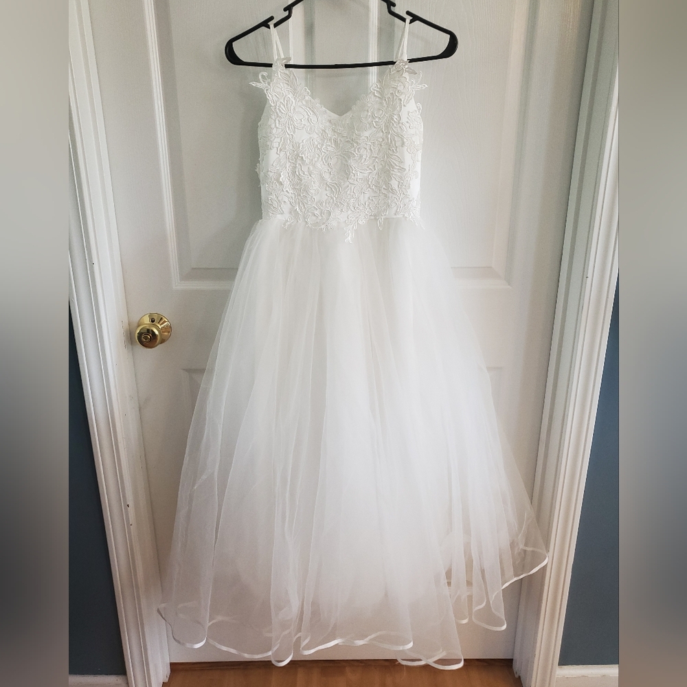 NWOT. Charming White Lace Kids Formal Dress. Size 8. #TB